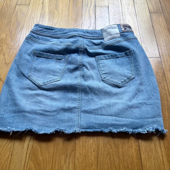 Desigual Size 30 Blue Denim Patty Embroidered Patchwork Boho A-Line Mini Skirt - Picture 12 of 13